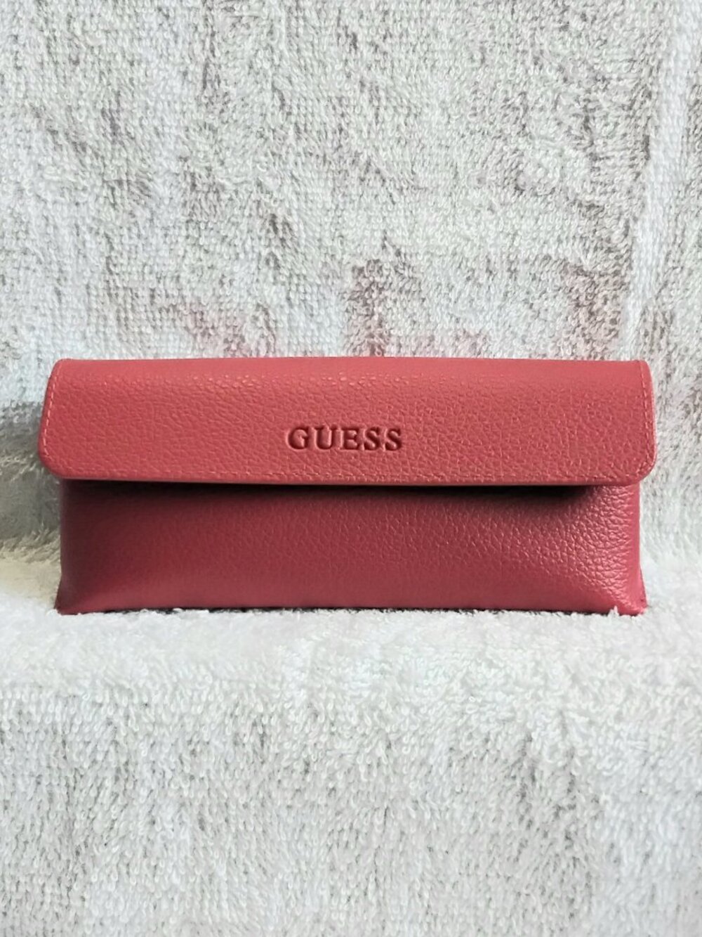 Genuine 6 3/4" Guess Leather Soft Eyeglass Case With Magnetic Snap Button!!